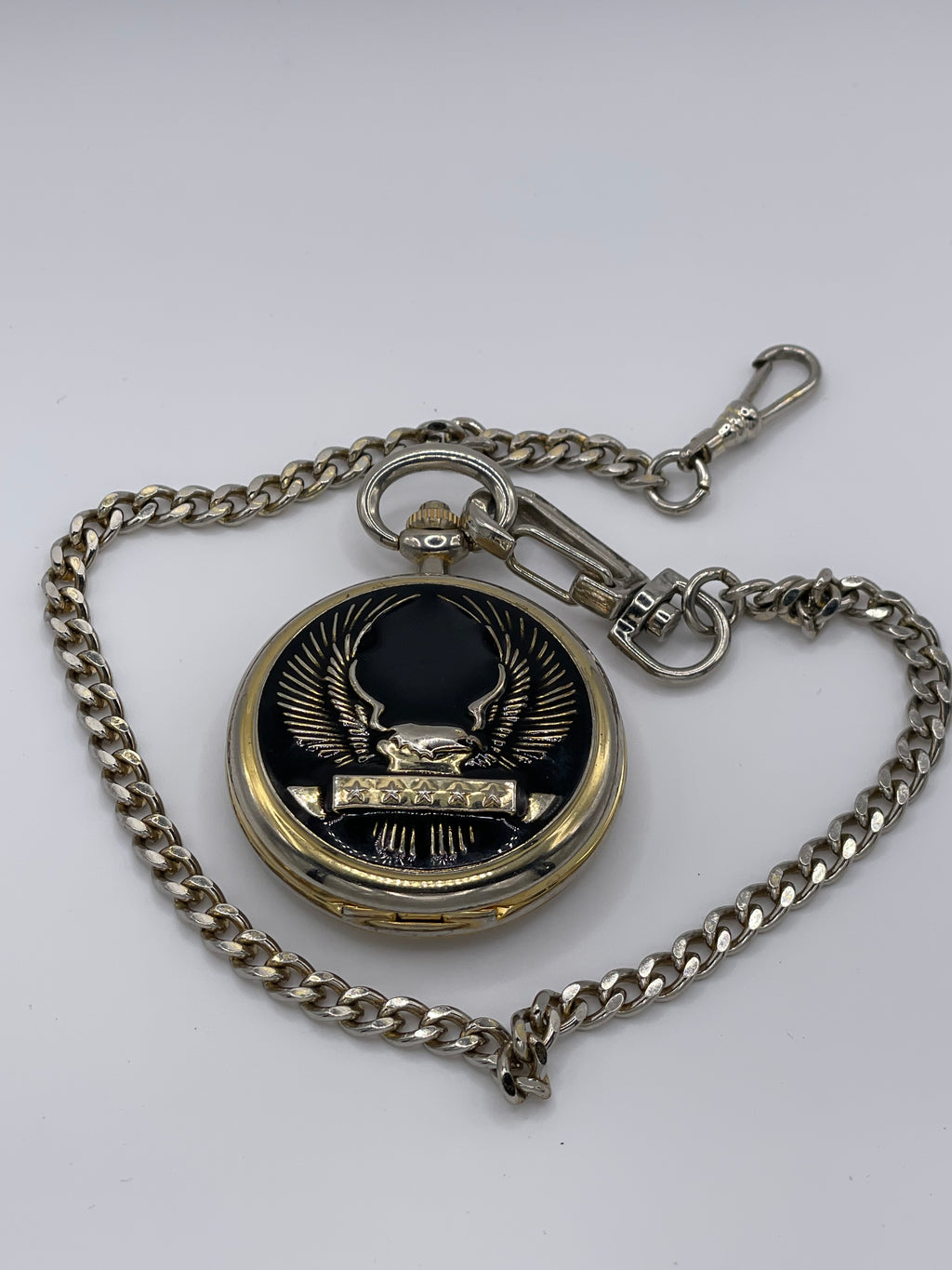 Majesti Quartz Eagle Pocket Watch with Chain – Gold-Tone Patriotic Design - Pre-Owned