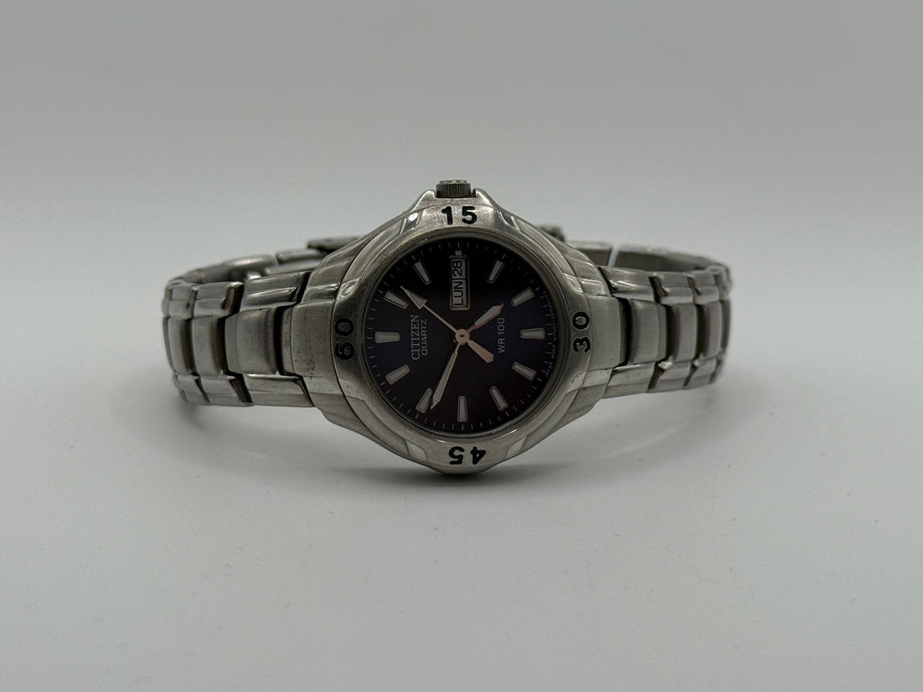 Citizen Men’s Quartz Stainless Steel Blue Dial Day-Date Watch – WR100 – Vintage Sport - 1990s-2000’s - Pre-Owned