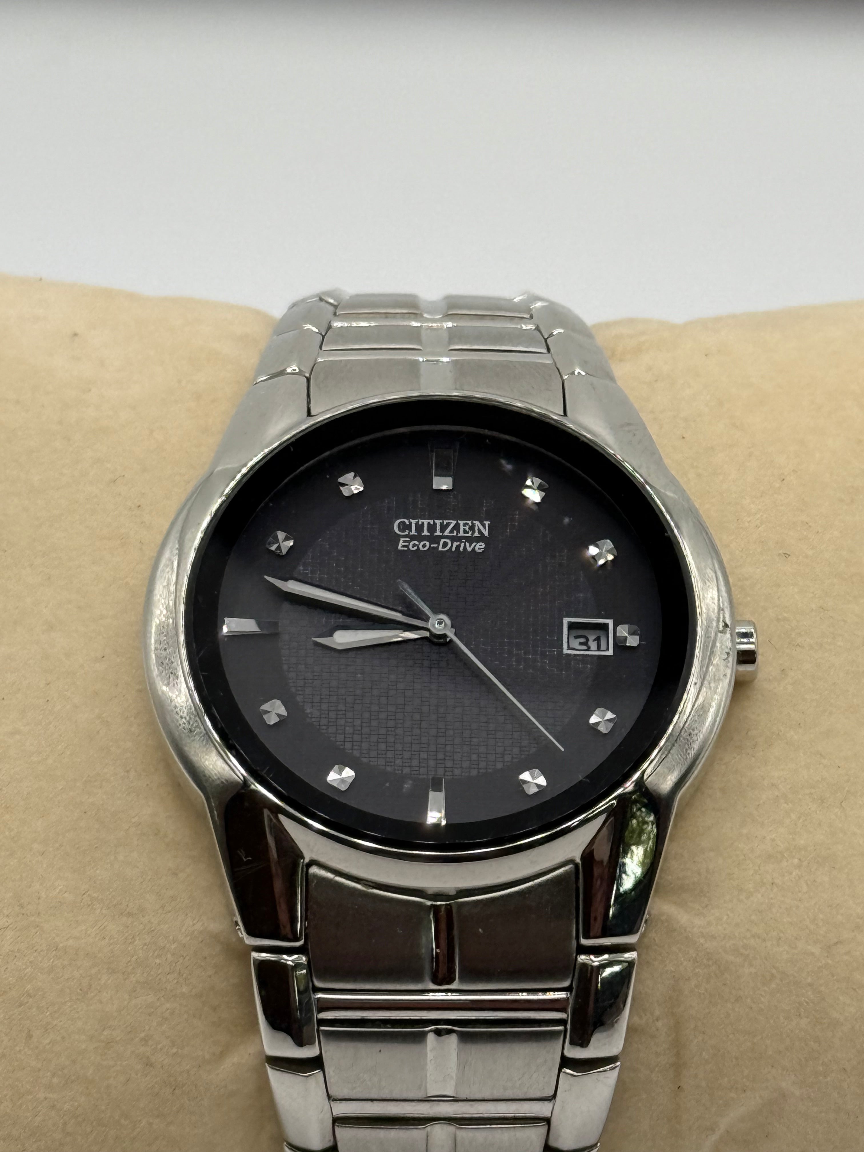 Citizen Eco-Drive Stainless Steel Black Dial Date Watch - 2000’s-2010’s - Pre-Owned