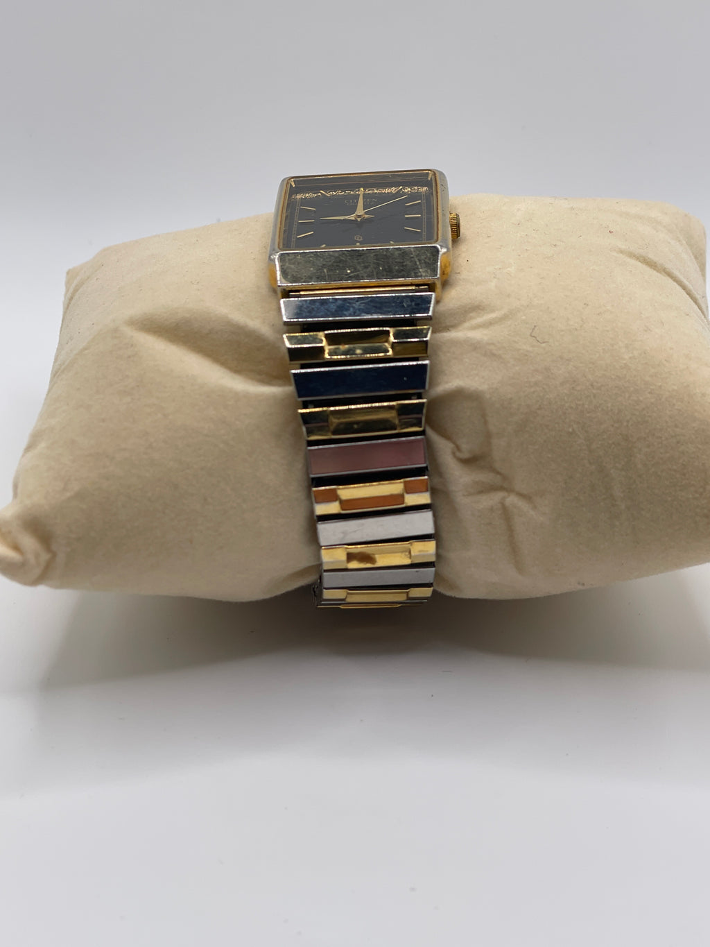 Vintage 1970s-1980s Citizen Quartz Rectangular Dress Watch – Two-Tone Bracelet – Black Dial – Ref. 6031-K00152 - Pre-Owned