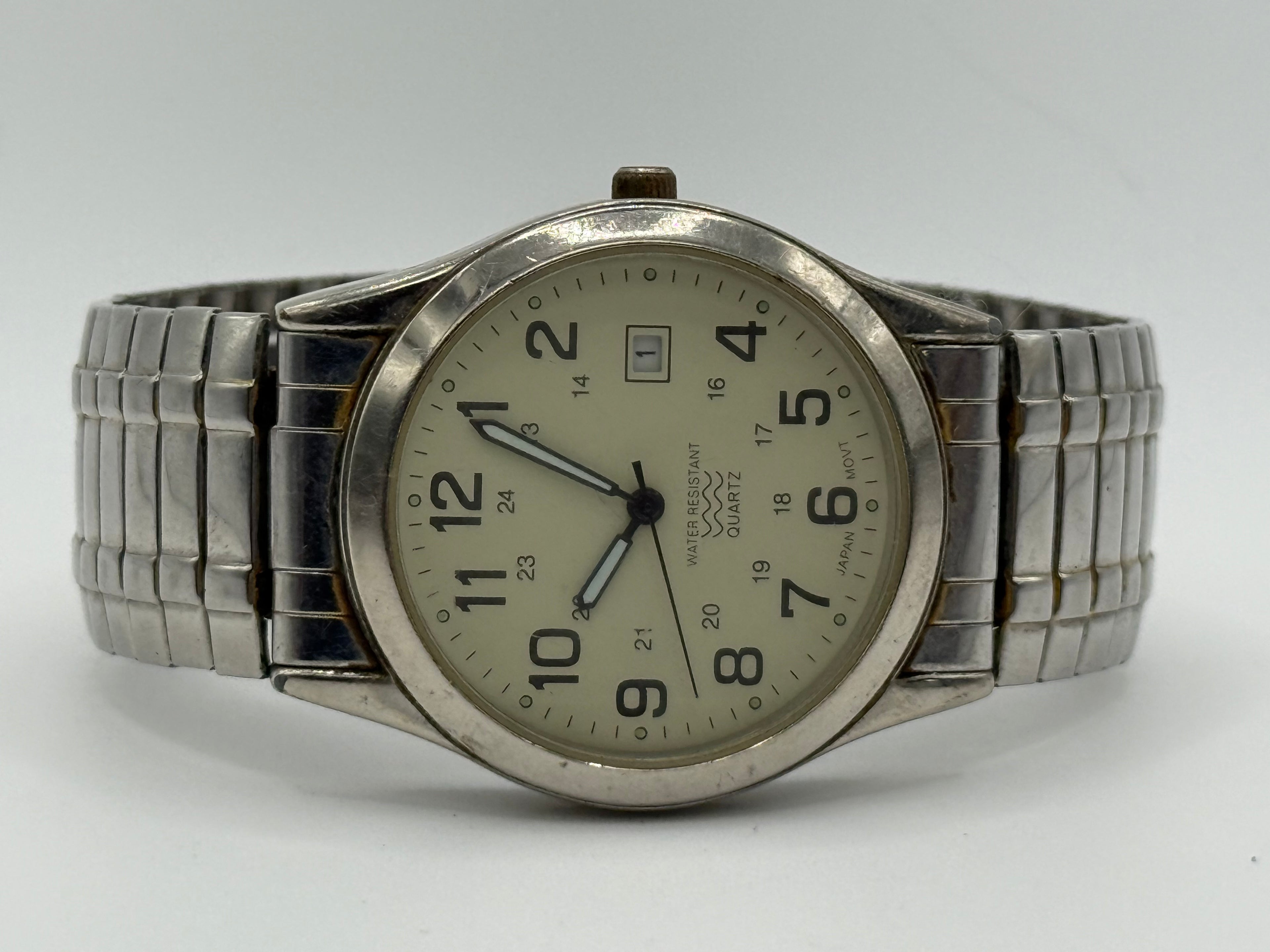 Vintage Japanese Quartz Field Watch – Cream Dial, Date Display - Pre-Owned