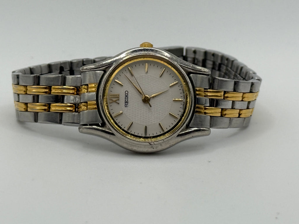 Seiko Two-Tone Ladies Quartz Dress Watch – Model 7401-1330 – Classic Silver & Gold Vintage Style - Pre-Owned
