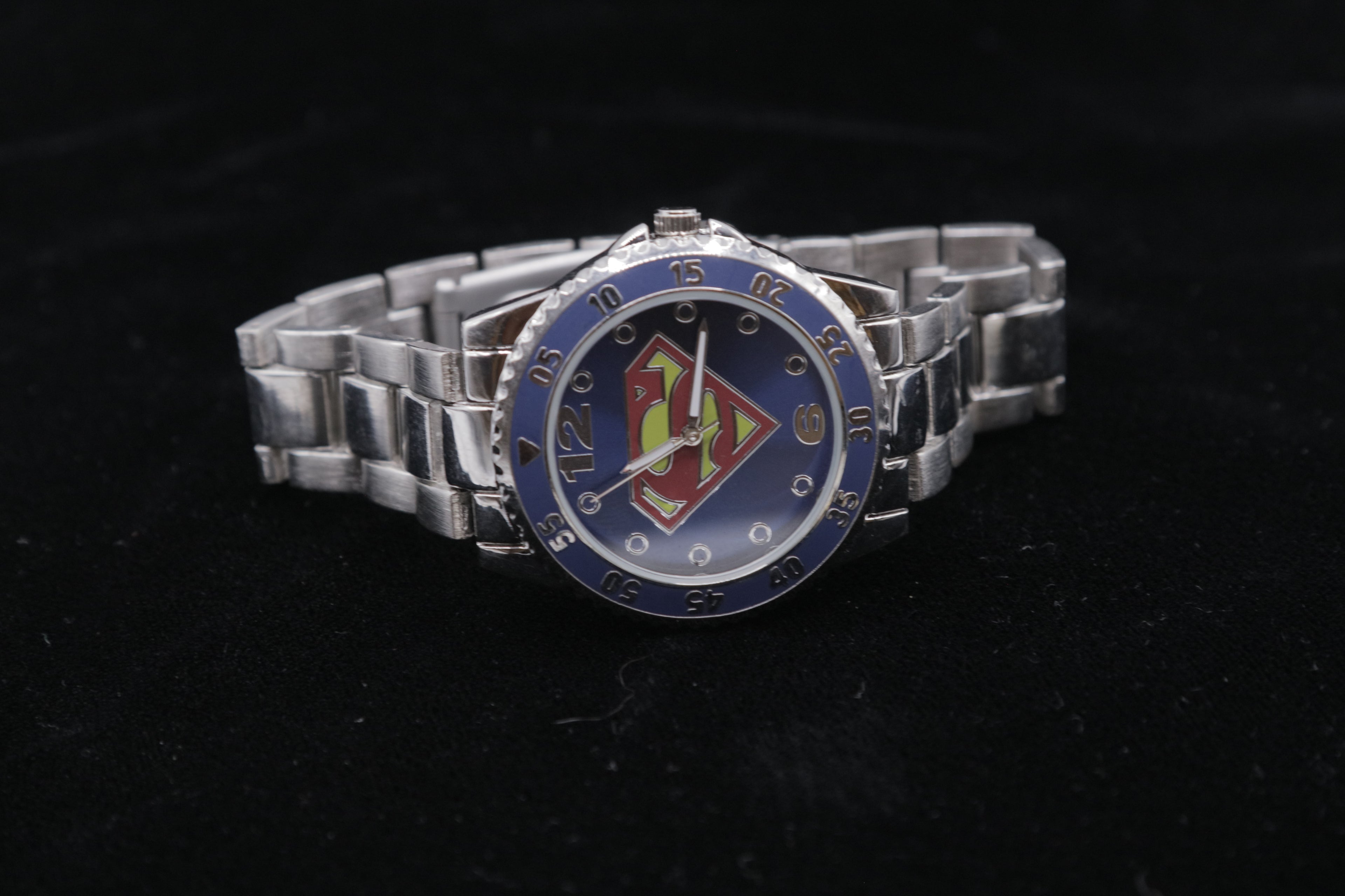 Superman Blue Dial Quartz Wristwatch – Silver Tone Bracelet – DC Comics Fan Collectible - Pre-Owned