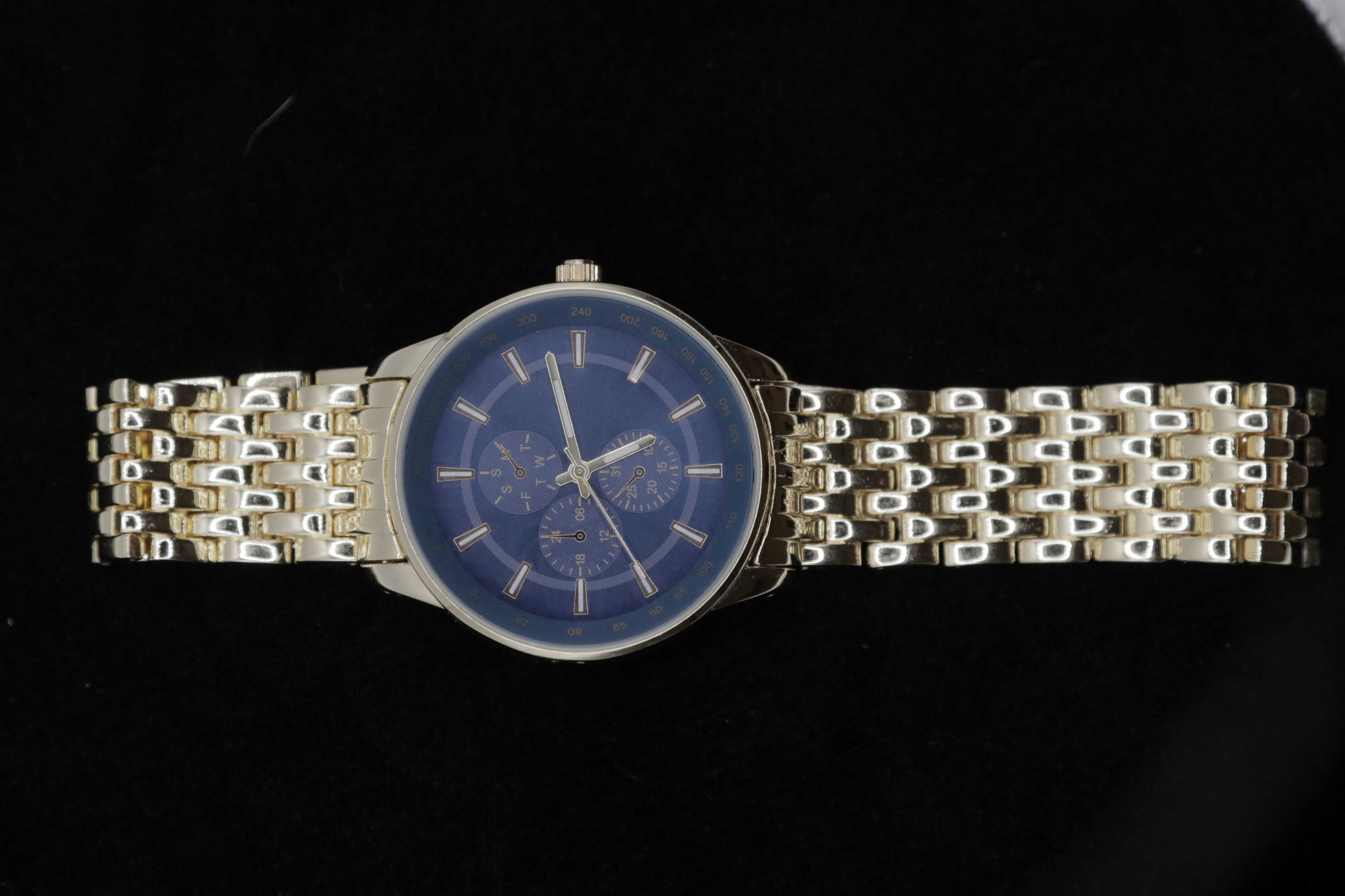 Silver-Tone Chronograph Watch with Blue Dial – Stainless Steel Bracelet