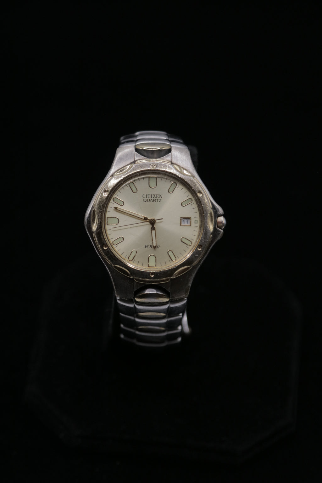 Citizen Quartz Stainless Steel Vintage Men's Watch – Date Display – Japan Movement