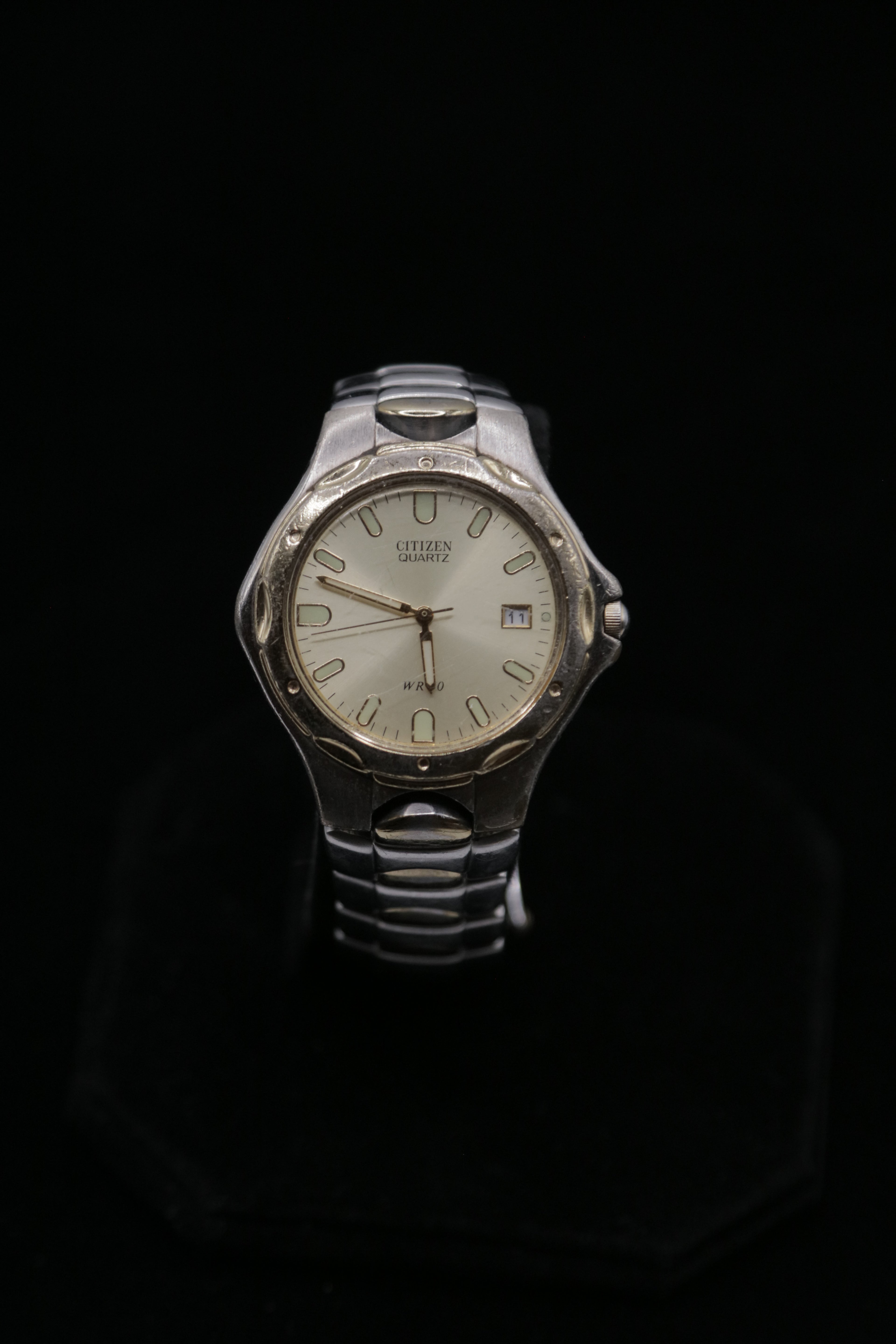 Citizen Quartz Stainless Steel Vintage Men's Watch – Date Display – Japan Movement