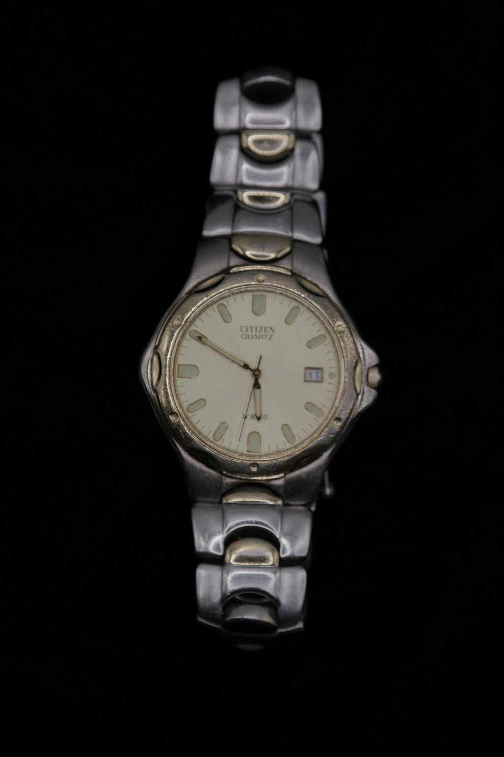 Citizen Quartz Stainless Steel Vintage Men's Watch – Date Display – Japan Movement