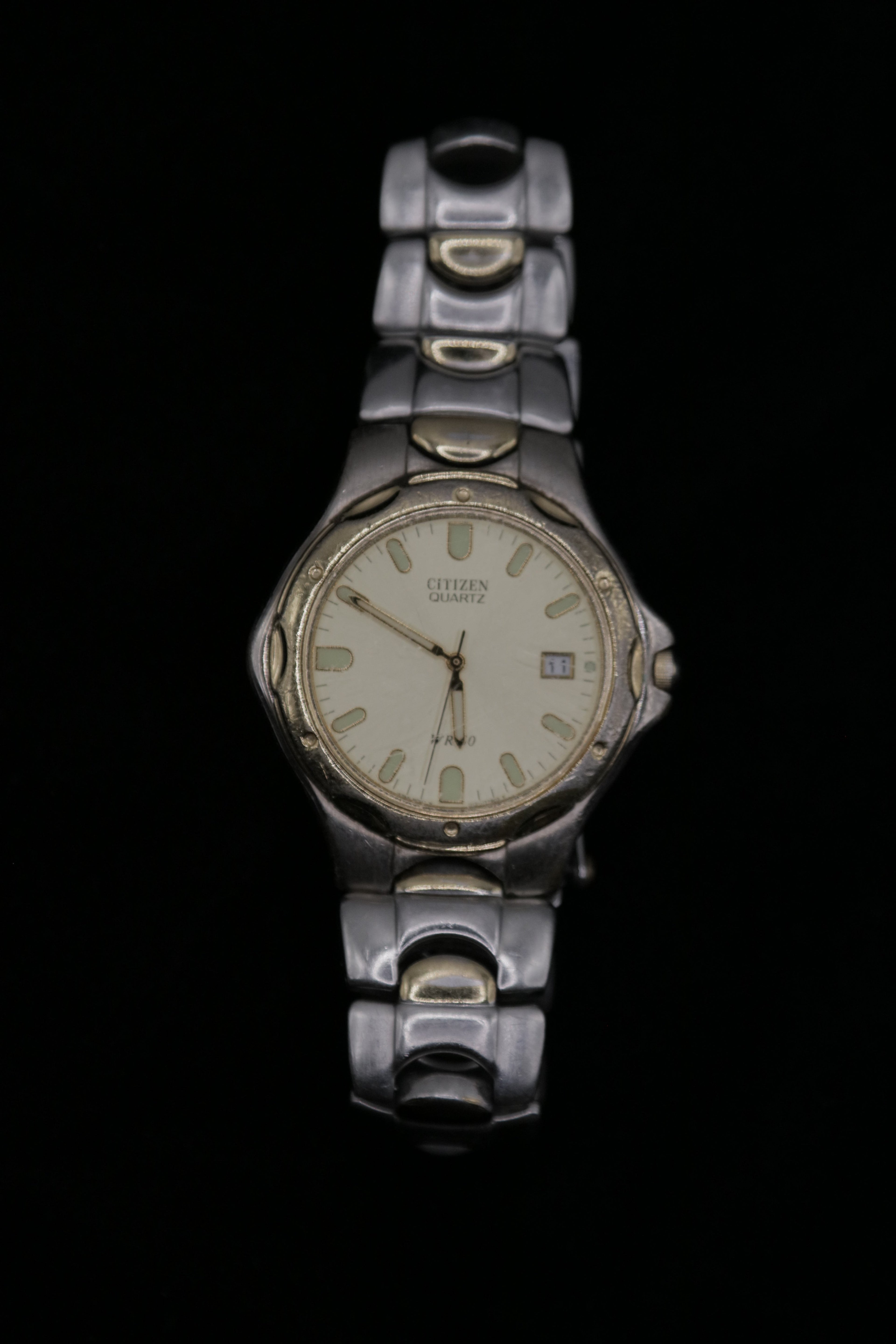 Citizen Quartz Stainless Steel Vintage Men's Watch – Date Display – Japan Movement