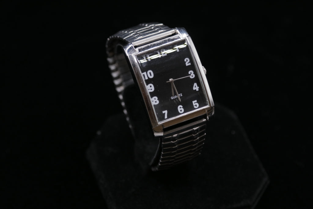 Vintage Quartz Rectangular Dress Watch Black Dial Silver-Tone Stretch Band