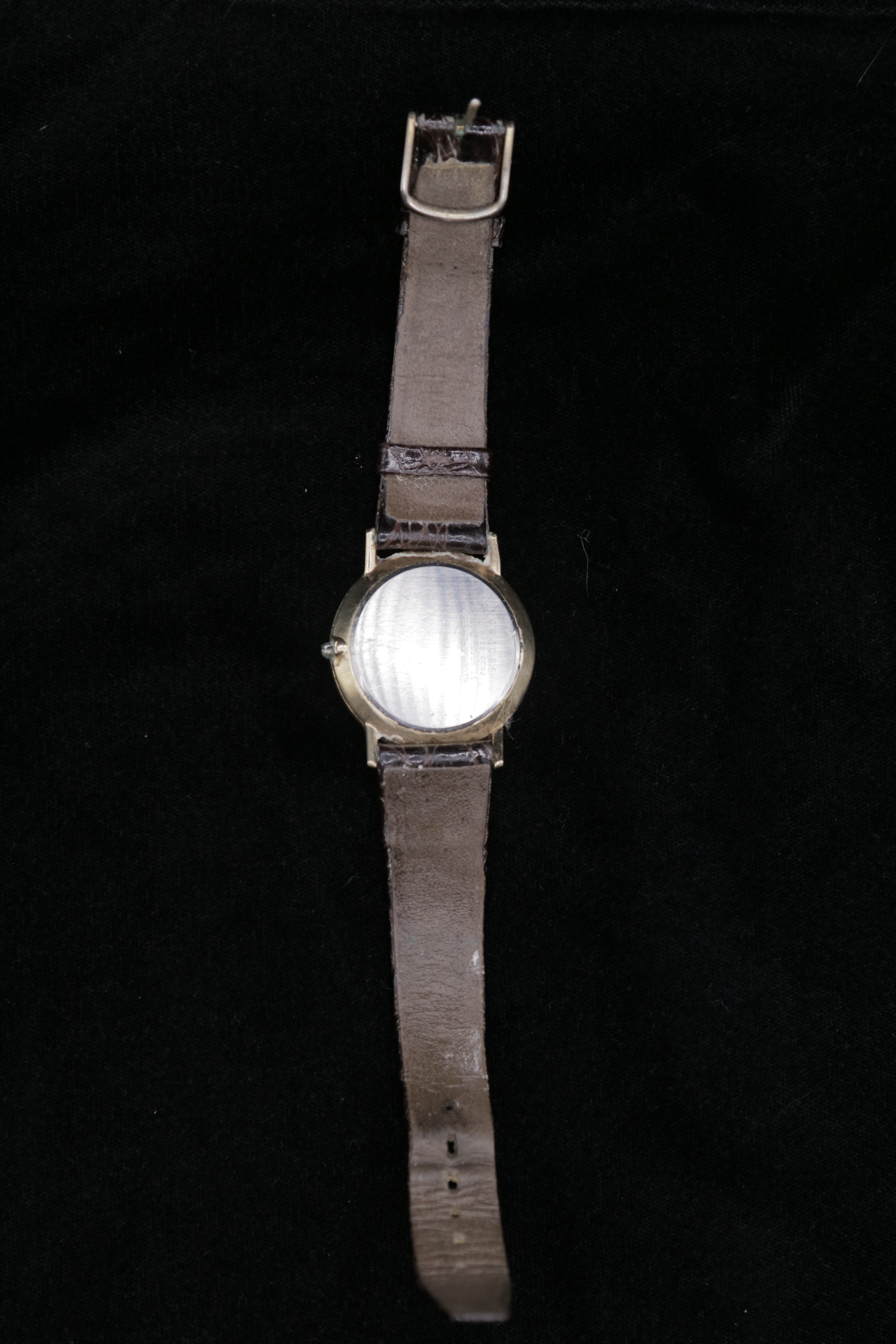 Vintage Seiko Quartz Dress Watch – Model 7800-8049 (1980s) – Gold-Tone Ultra-Thin Minimalist - Pre-Owned
