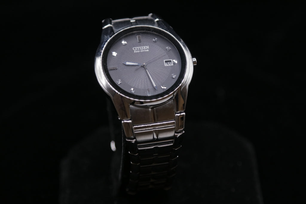 Citizen Eco-Drive Stainless Steel Black Dial Date Watch - 2000’s-2010’s - Pre-Owned