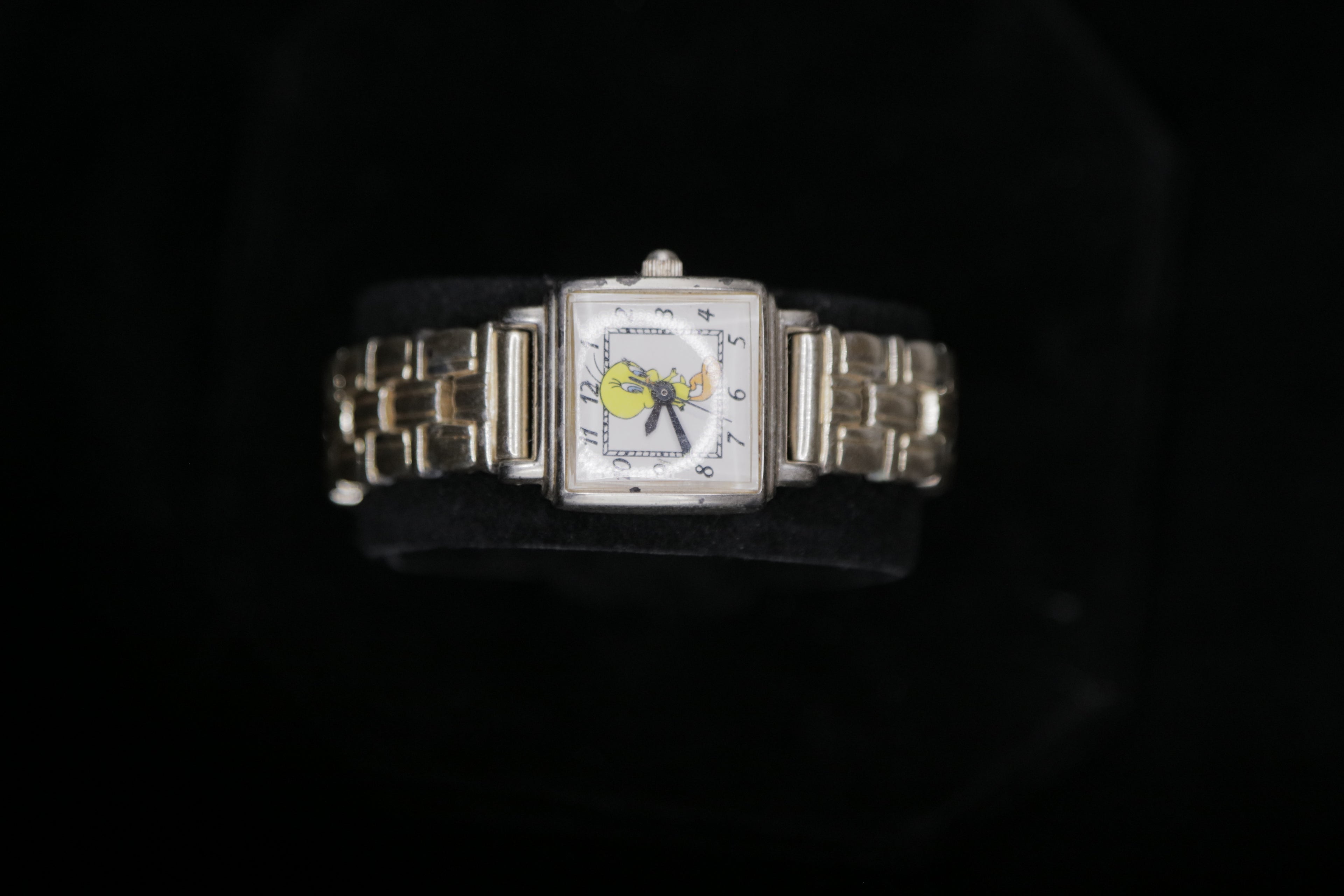 Vintage Tweety Bird Character Bracelet Watch – Silver Tone Quartz Wristwatch
