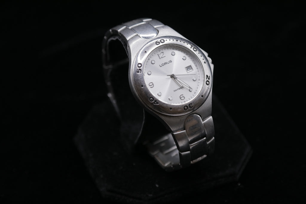Lorus By Seiko Silver-Tone Quartz Date Watch – 100 Feet Water Resistant