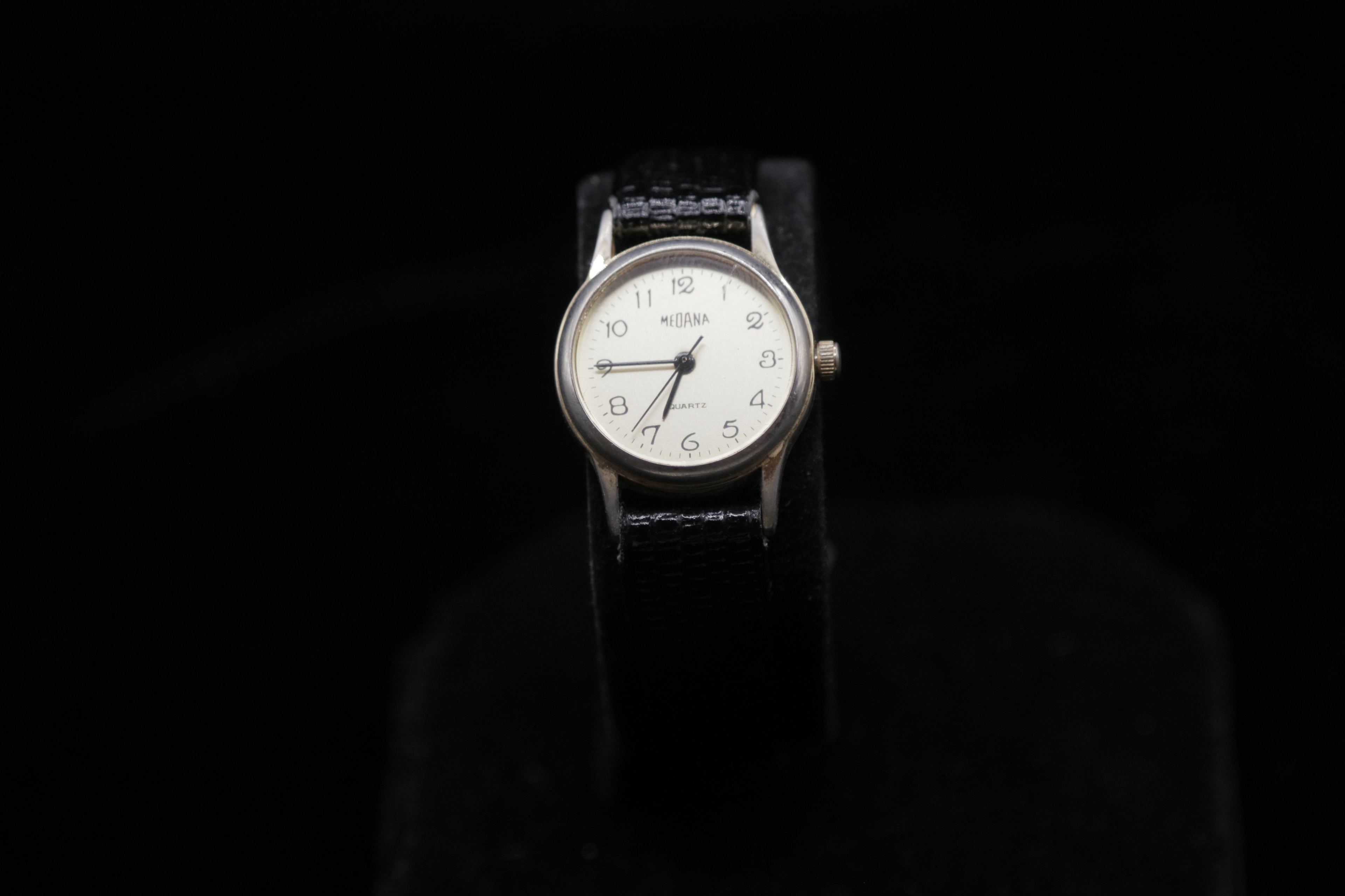 Vintage Medana Ladies Manual Wind Wristwatch – Silver Tone Case White Dial
